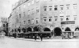  - Marienplatz mit den finsteren Bögen