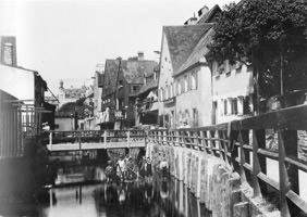  - Auer Mühlbach an der Quellenstraüe