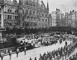  - Fronleichnamprozession am Marienplatz