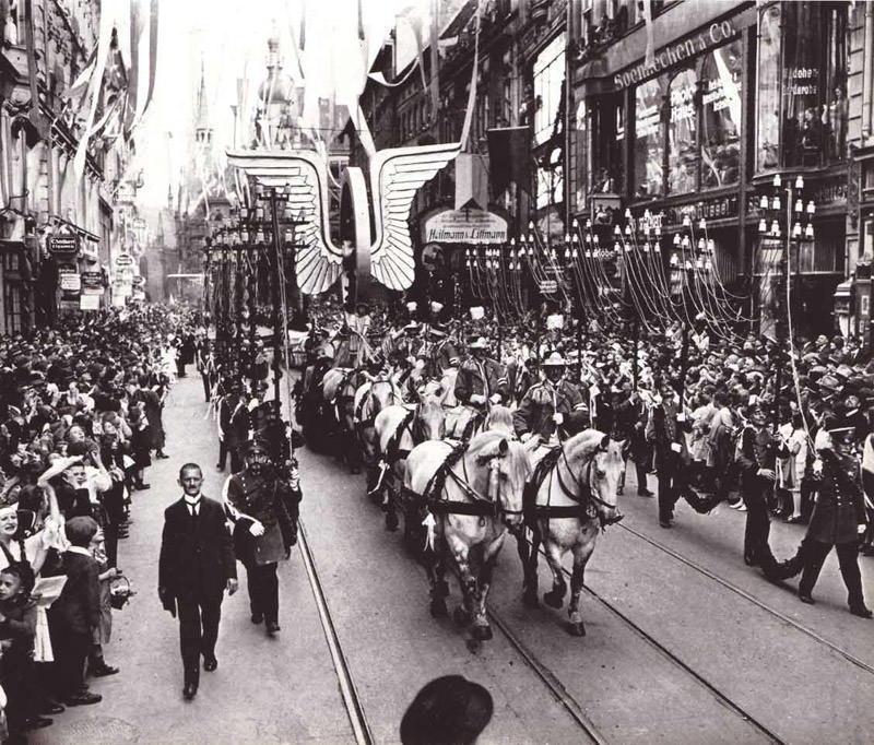 Historische Ansicht: Straßenschmuck beim Bundesschießen 1906