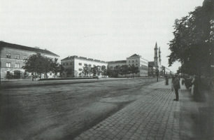  - Ludwigstraße   und Professor-Huber-Platz