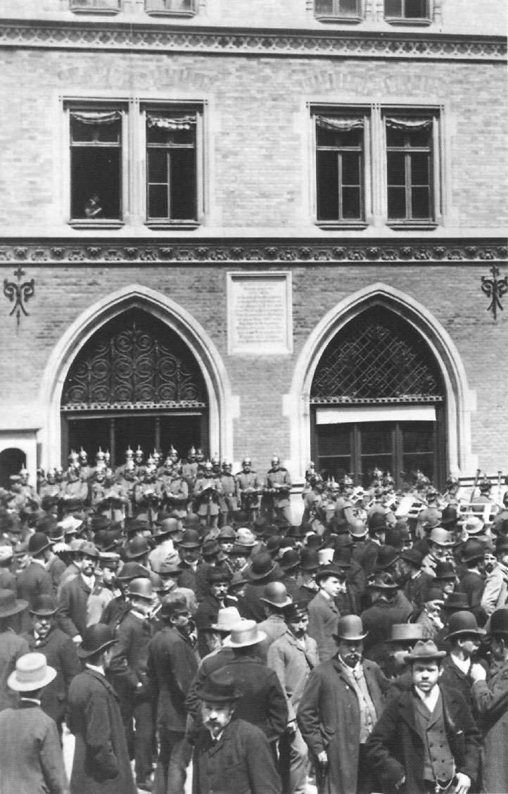 Wachtparade vor dem Neuen 

Rathaus
