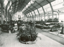  - Autoausstellung auf dem 

Messegelände