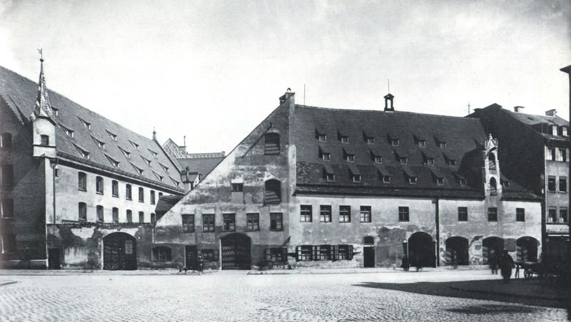 Zeughaus und Städtischer Marstall