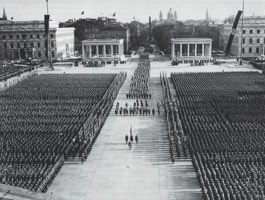  - Aufmarsch am Königsplatz
