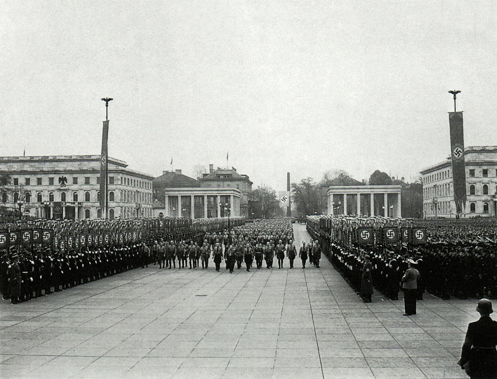 Aufmarsch der NSDAP am Königsplatz