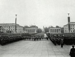  - Aufmarsch der NSDAP am Königsplatz