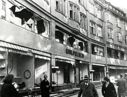  - Das zerstörte Kaufhaus Uhlfelder