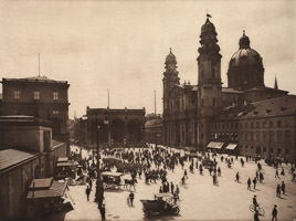 Tiez Hermann - Feldherrnhalle und Theatiner-Hofkirche um 1910