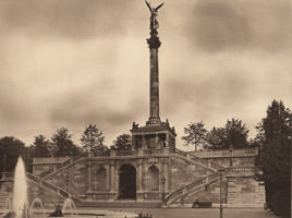 Tiez Hermann - Friedensdenkmal auf der Prinzregenten Terrasse um 