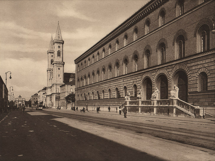 Ludwigstraße mit Staatsbibliothek um 1910