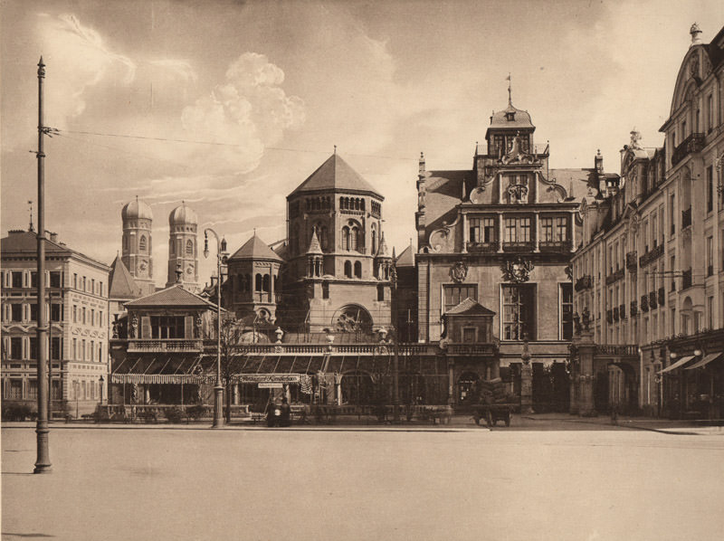 Historische Ansicht: Lenbachplatz und Künstlerhaus um 1910