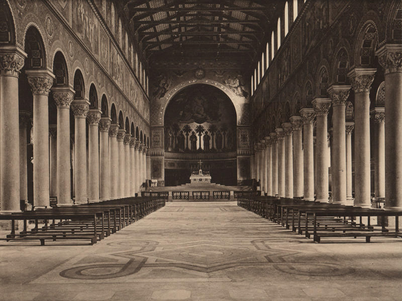 Historische Ansicht: Inneres der Basilika um 1910