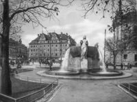 Tiez Hermann - Nornenbrunnen