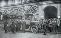 Hoffmann Heinrich  - Republikanische Soldaten vor dem Landdtagsgebäude