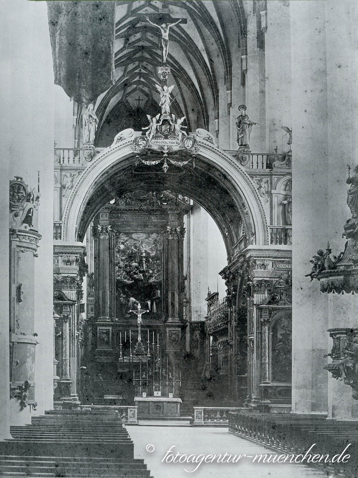 Frauenkirche - Bennobogen