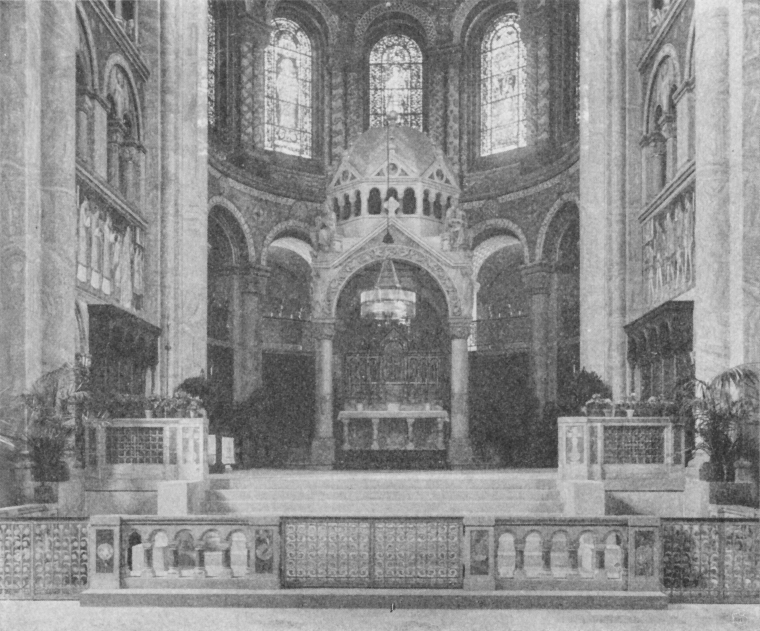 St. Benno - Altarraum