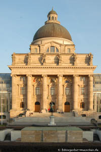 Ehemaliges Armeemuseum – Foto aus München