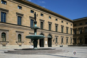  - Kronprin-Ruppert-Brunnen