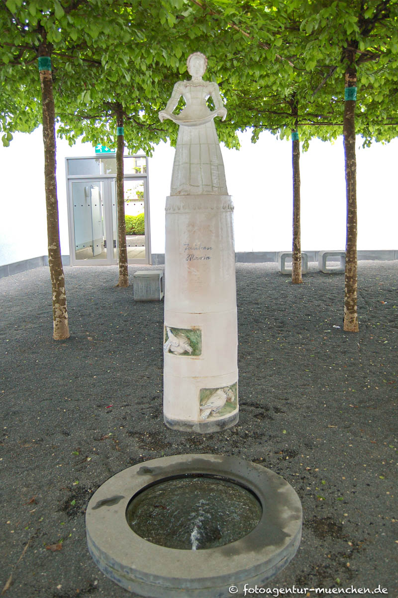 Tauben-Marie-Brunnen – Denkmal/Kunstwerk in München