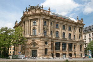 Ehem. Bayerische Bank – Foto aus München