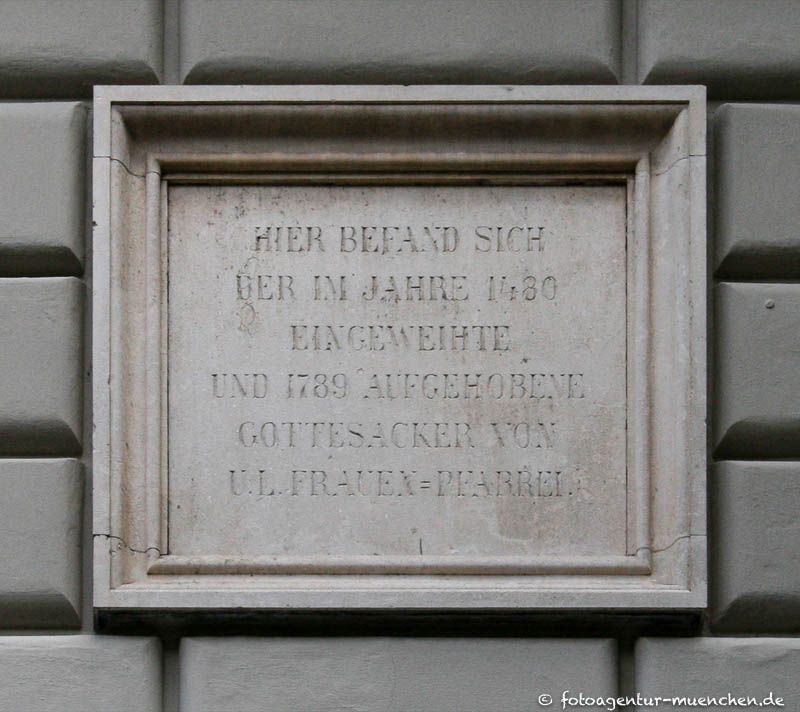 Gottesacker Frauenkirche – Denkmal/Kunstwerk in München