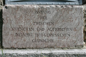 Basispyramide – Foto aus München