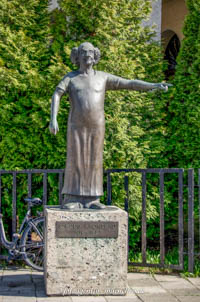 Moser Kurt - Bronzefigur des Clowns Charlie Rivel 