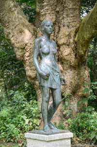 Stangl Hans  - Mädchenstatue