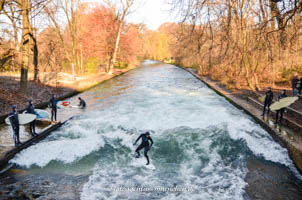 Eisbachwelle – Foto aus München