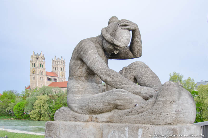 Badende – Denkmal/Kunstwerk in München