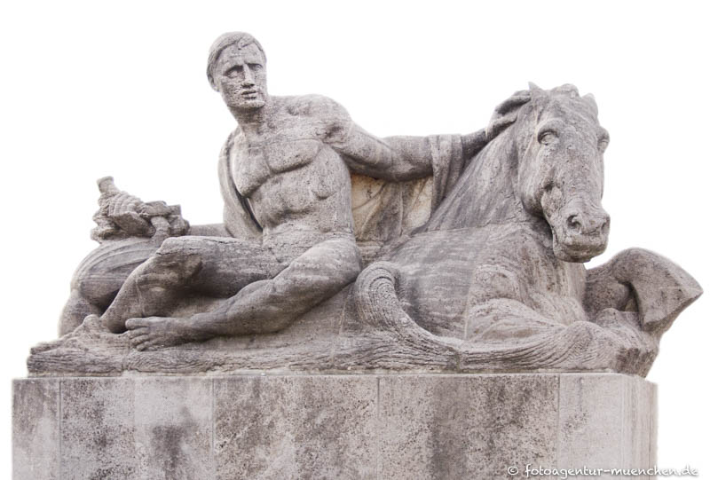 Wasserkraft – Denkmal/Kunstwerk in München