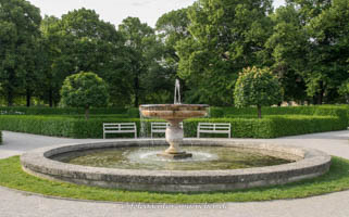  - Schalenbrunnen - HOFGARTEN