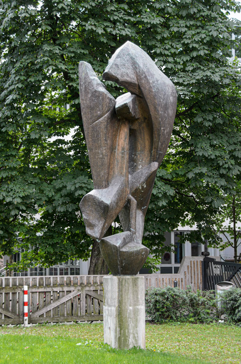 Der Schwere enthoben – Denkmal/Kunstwerk in München