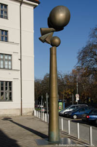 Koenig Fritz - Große Flora V