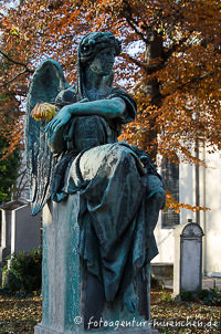 Gerhard Willhalm – Engel mit Urne