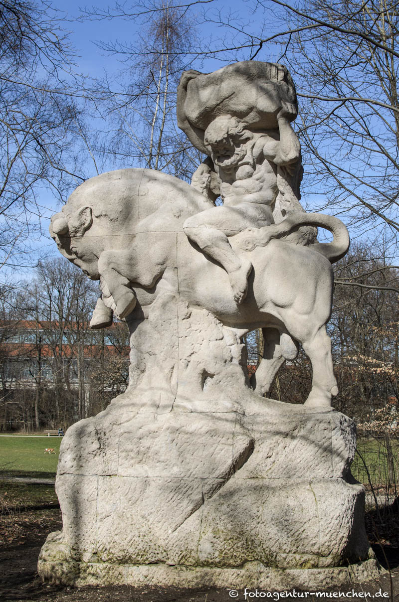 Kraft – Denkmal/Kunstwerk in München