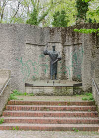  - ? - Brunnen
