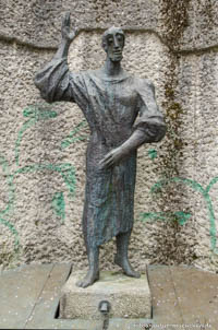  - Brunnen - Haidhausener Friedhof