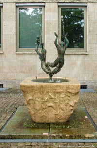 Mikorey Franz - Familienbrunnen