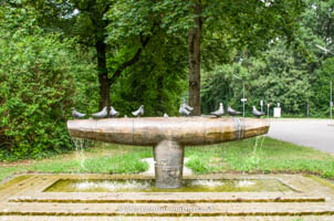 Brenninger Georg - Taubenbrunnen (Gräf-Brunnen)