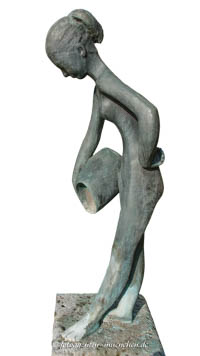 Gerhard Willhalm – Mädchen mit Krug