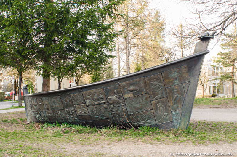 Kahn-Skulptur – Denkmal/Kunstwerk in München