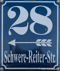 Gerhard Willhalm – Hausnummer - Schwere-Reiter-Straße