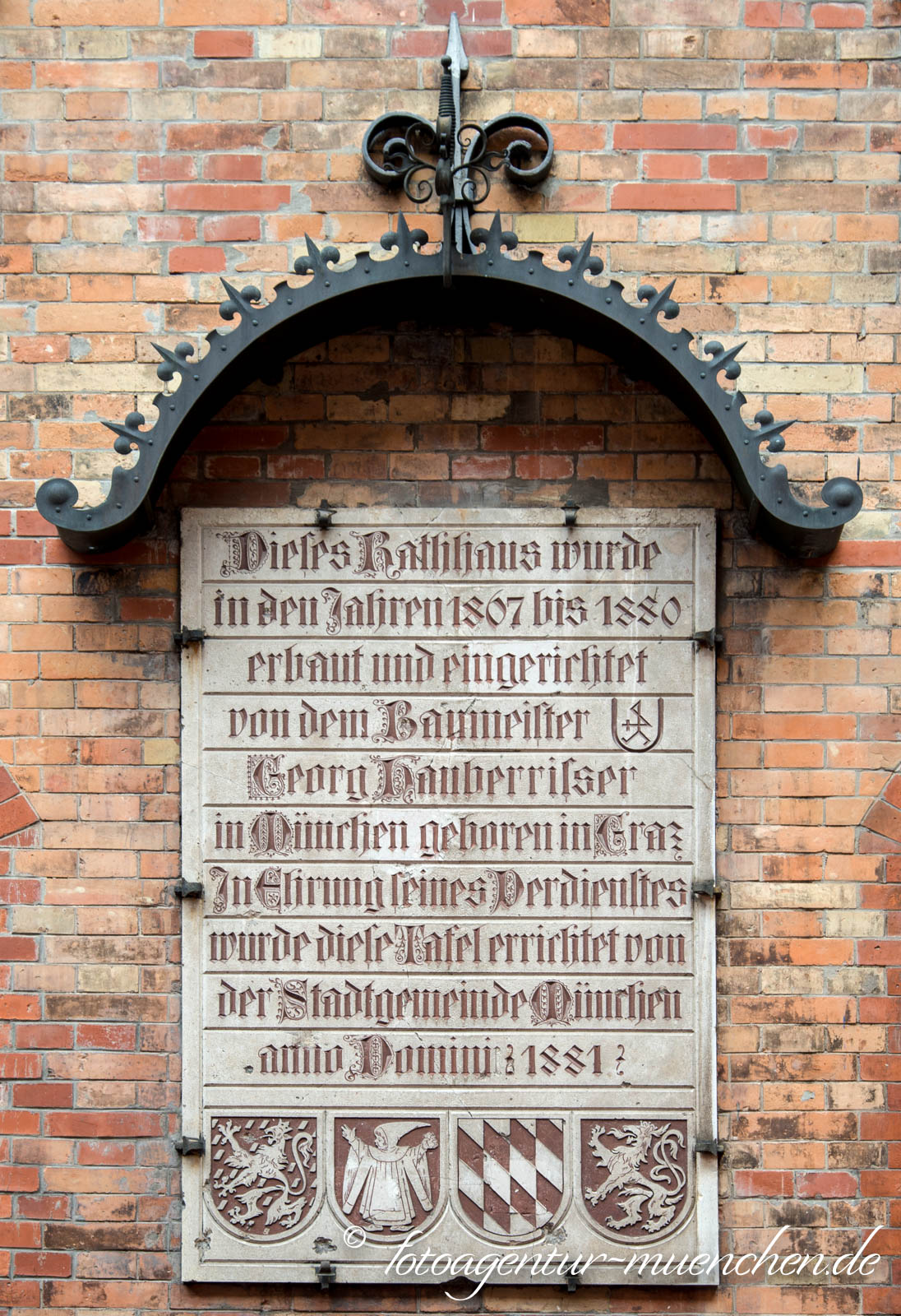 Gedenktafel für Georg Hauberrisser