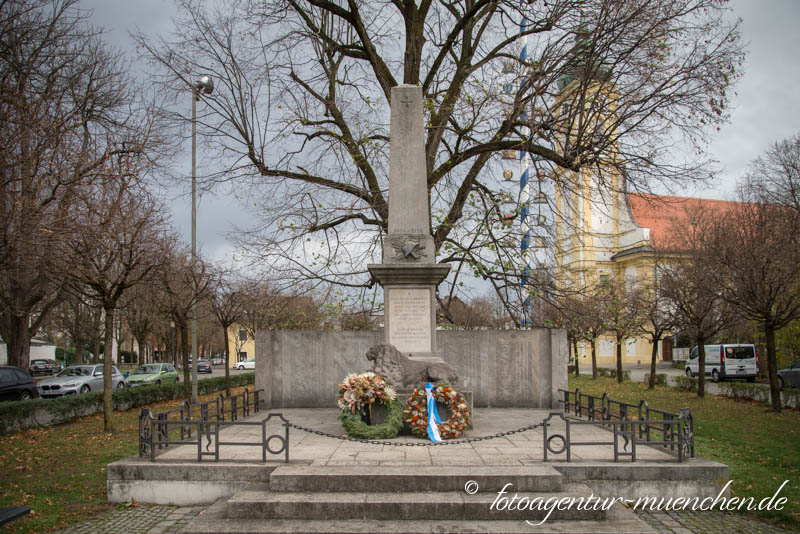 Kriegerdenkmal Perlach