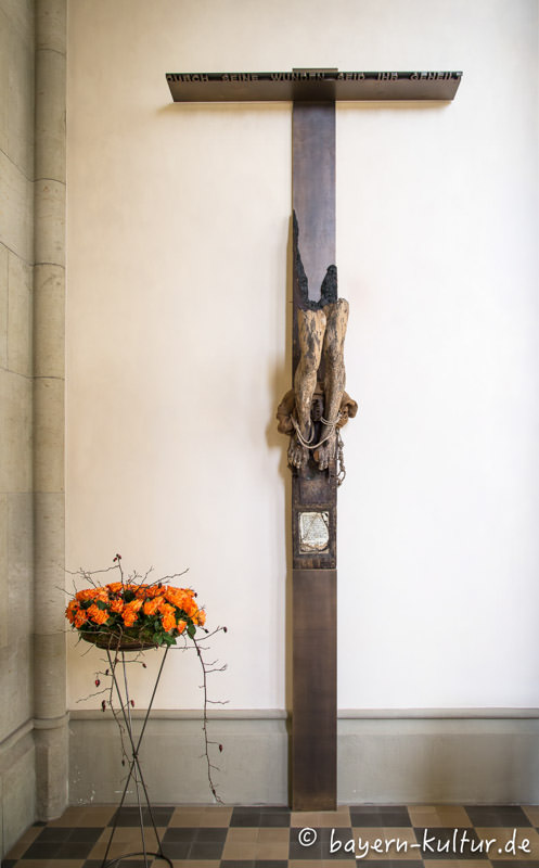Friedensmahnmal Heilig-Kreuz-Kirche – Denkmal/Kunstwerk in München