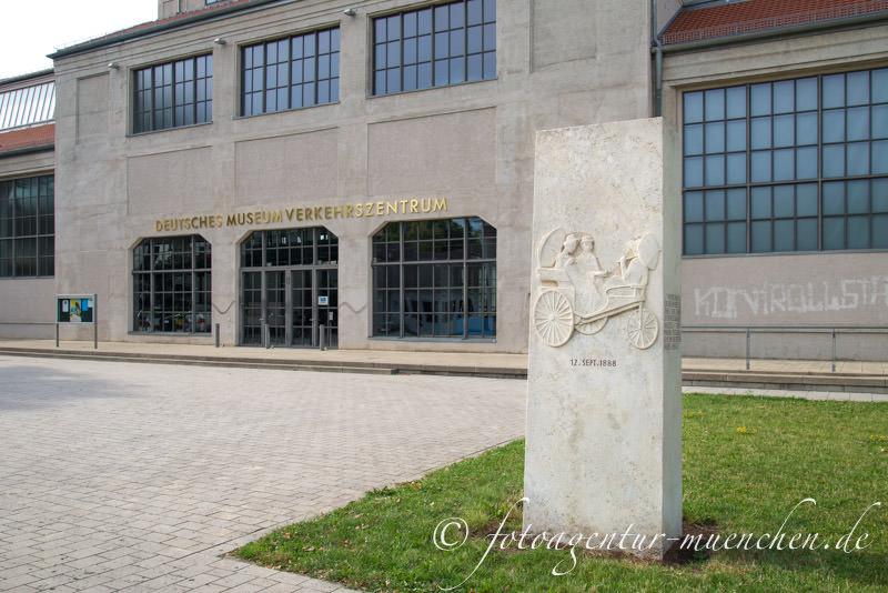 Carl-Benz-Stele – Denkmal/Kunstwerk in München