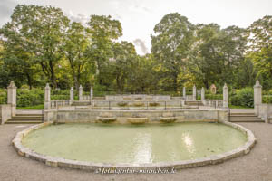 Brunnenanlage Ostfriedhof – Foto aus München