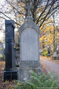 Grabstätte – Josef Rhomberg